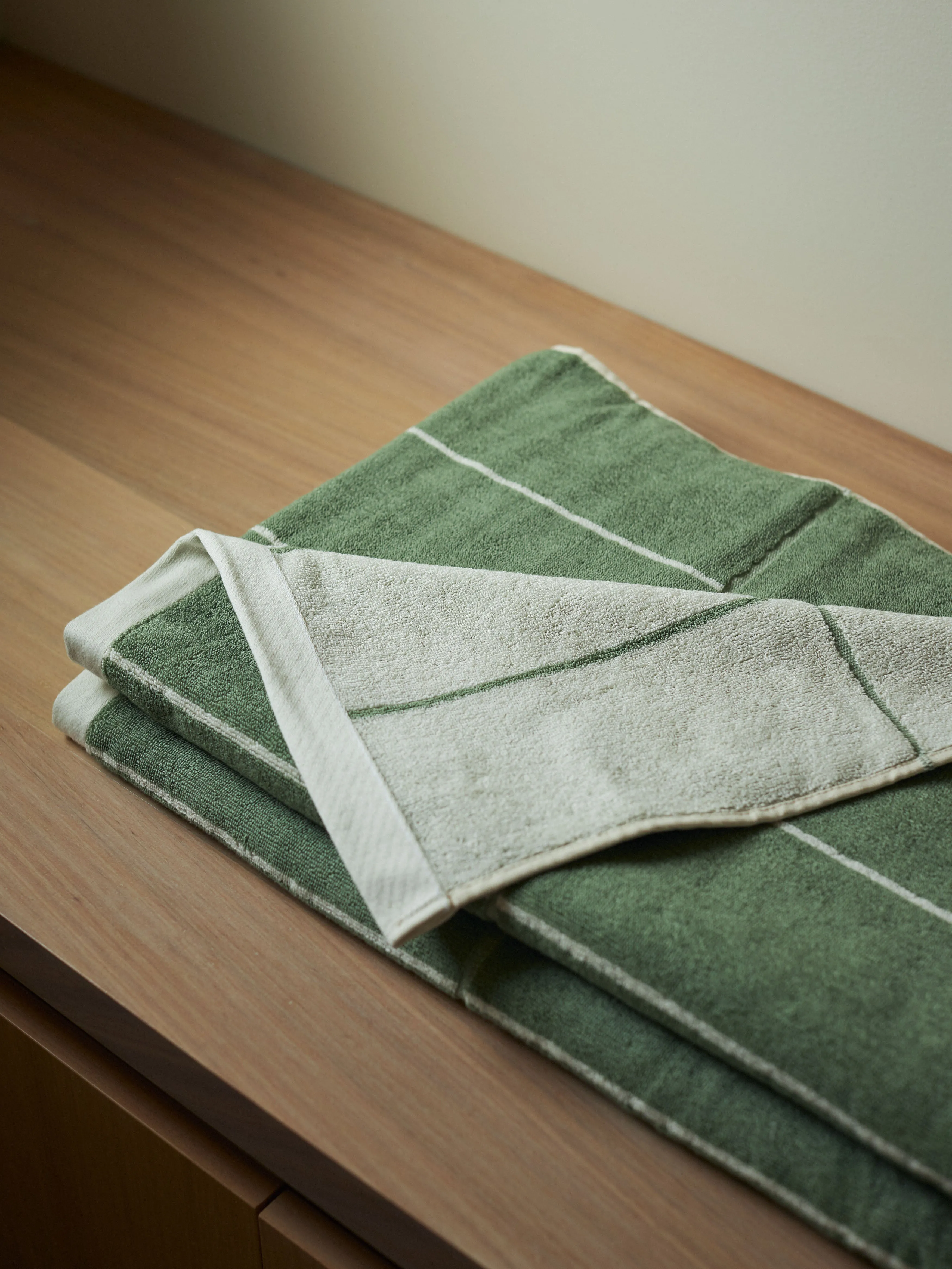 Bethell Bath Towel - Sage / Chalk