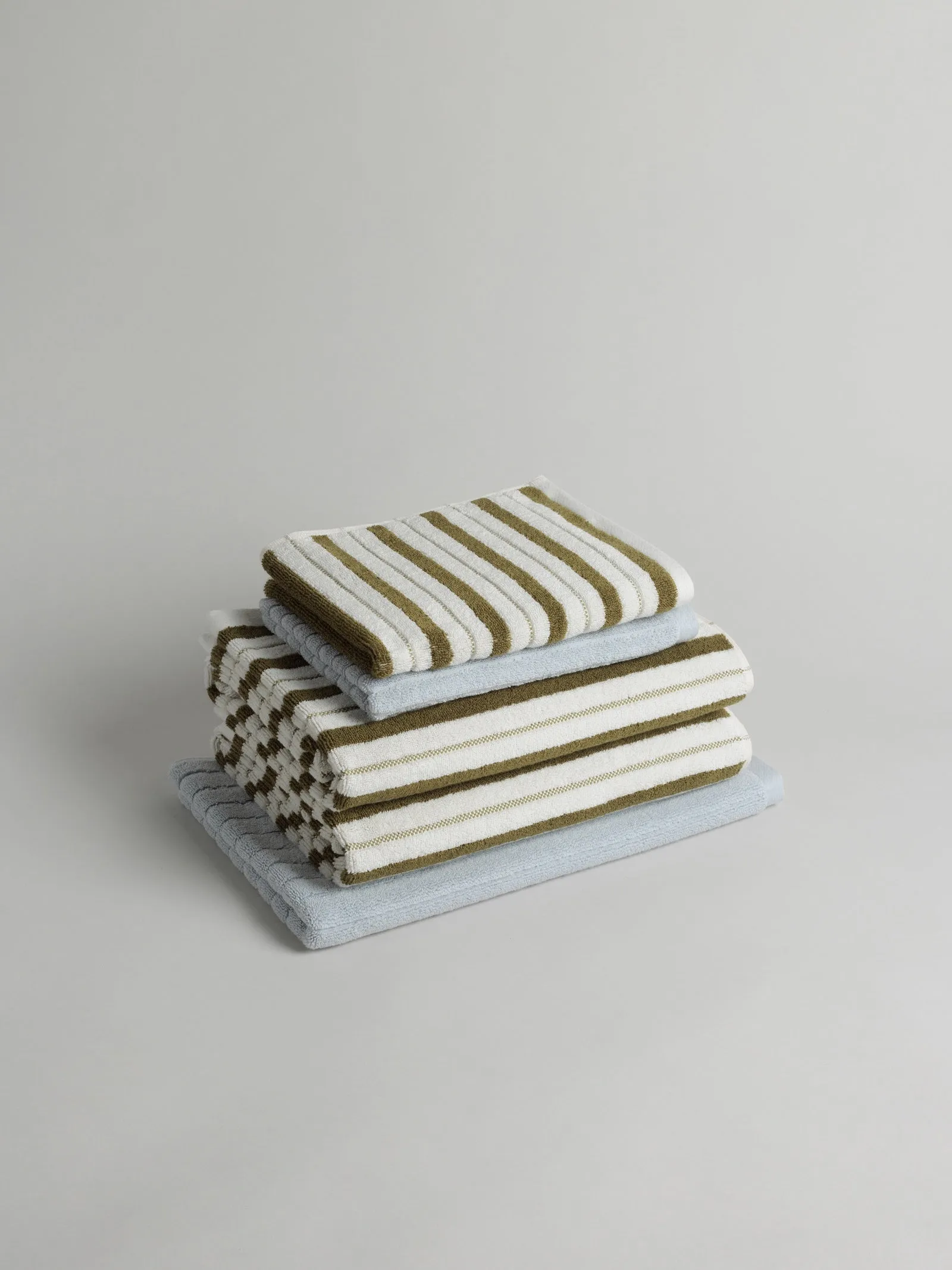 Essential Bathroom Set 14