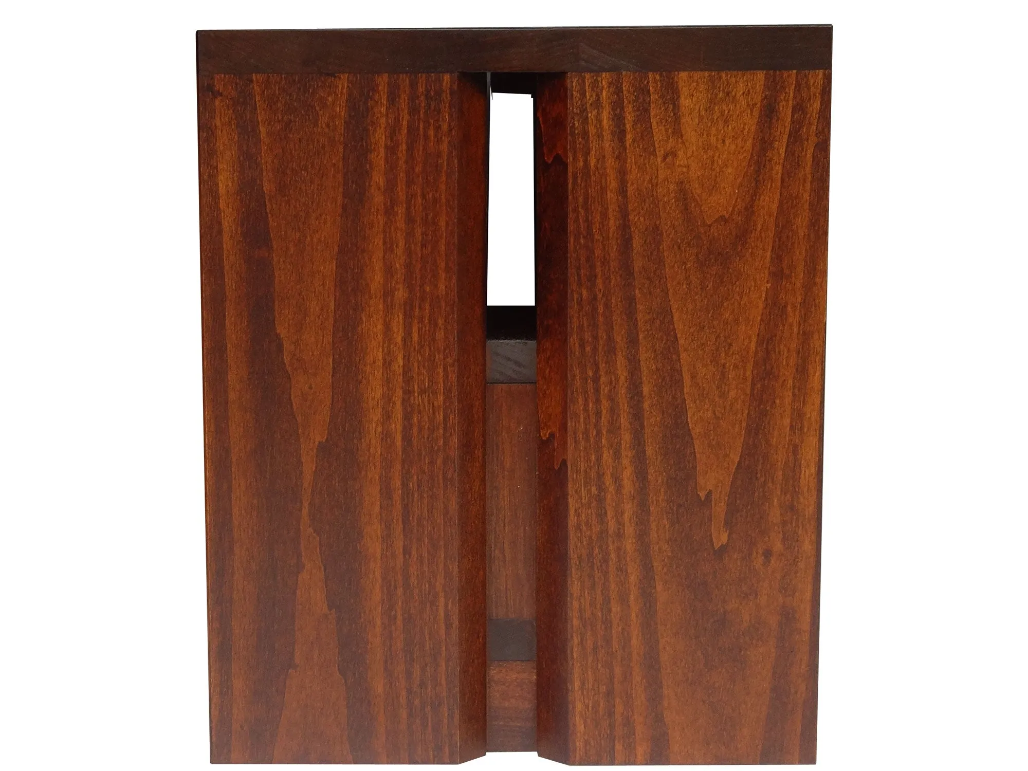 Queue Entertainment Unit